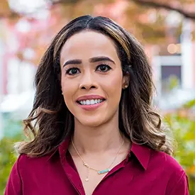 Headshot of Muna Saleh