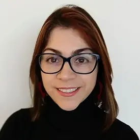 Headshot of Paola Roldan